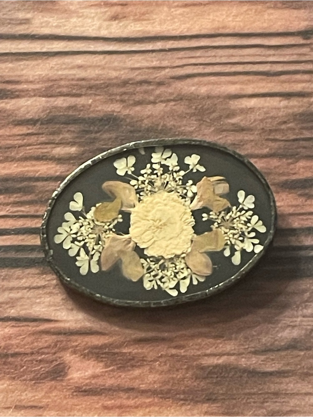 Handcrafted Floral Resin Accent Brooch 
Black and Cream